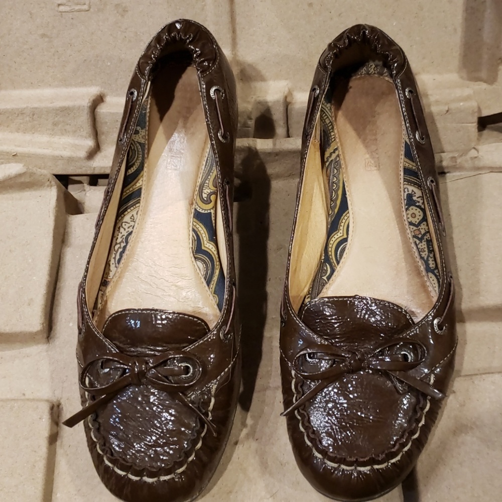 Sperry Top Sider brown patent moccasin loafers